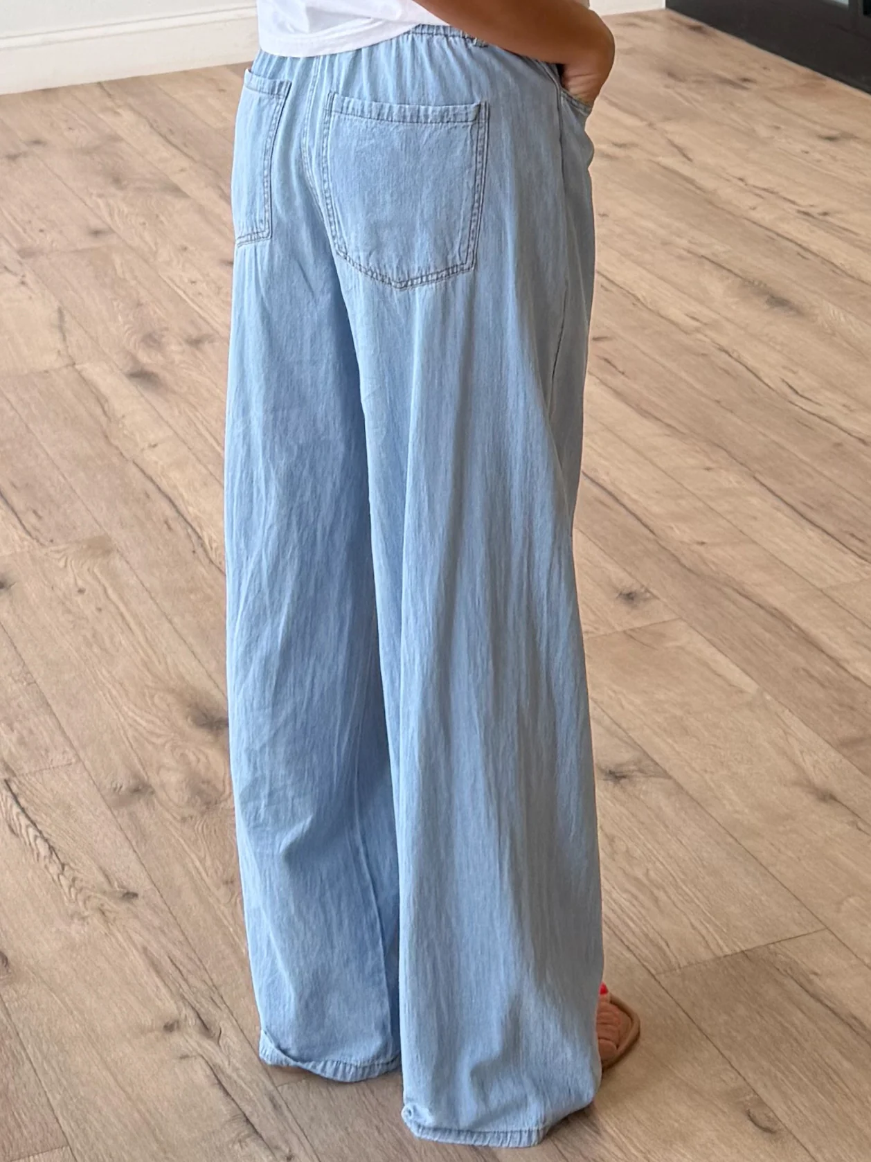 Case Wide-Leg Drawstring Pants - Image 3