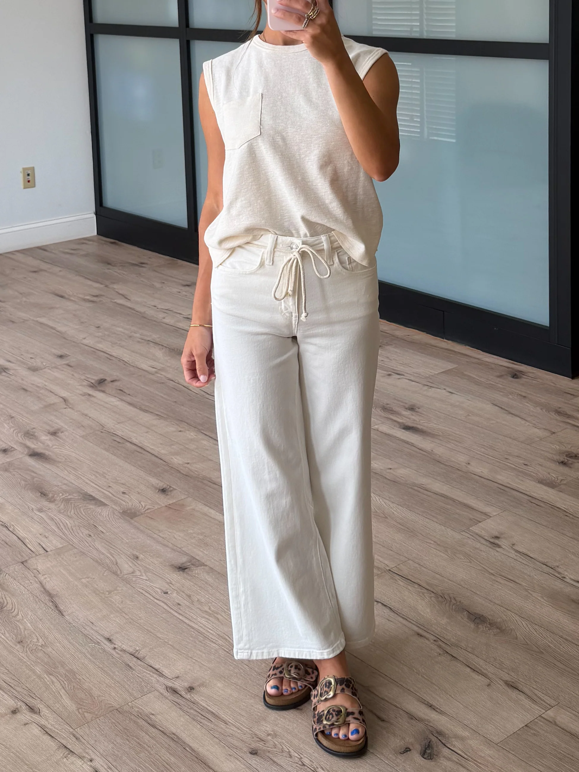 Carpenter Drawstring Cropped Jeans | White - Image 8