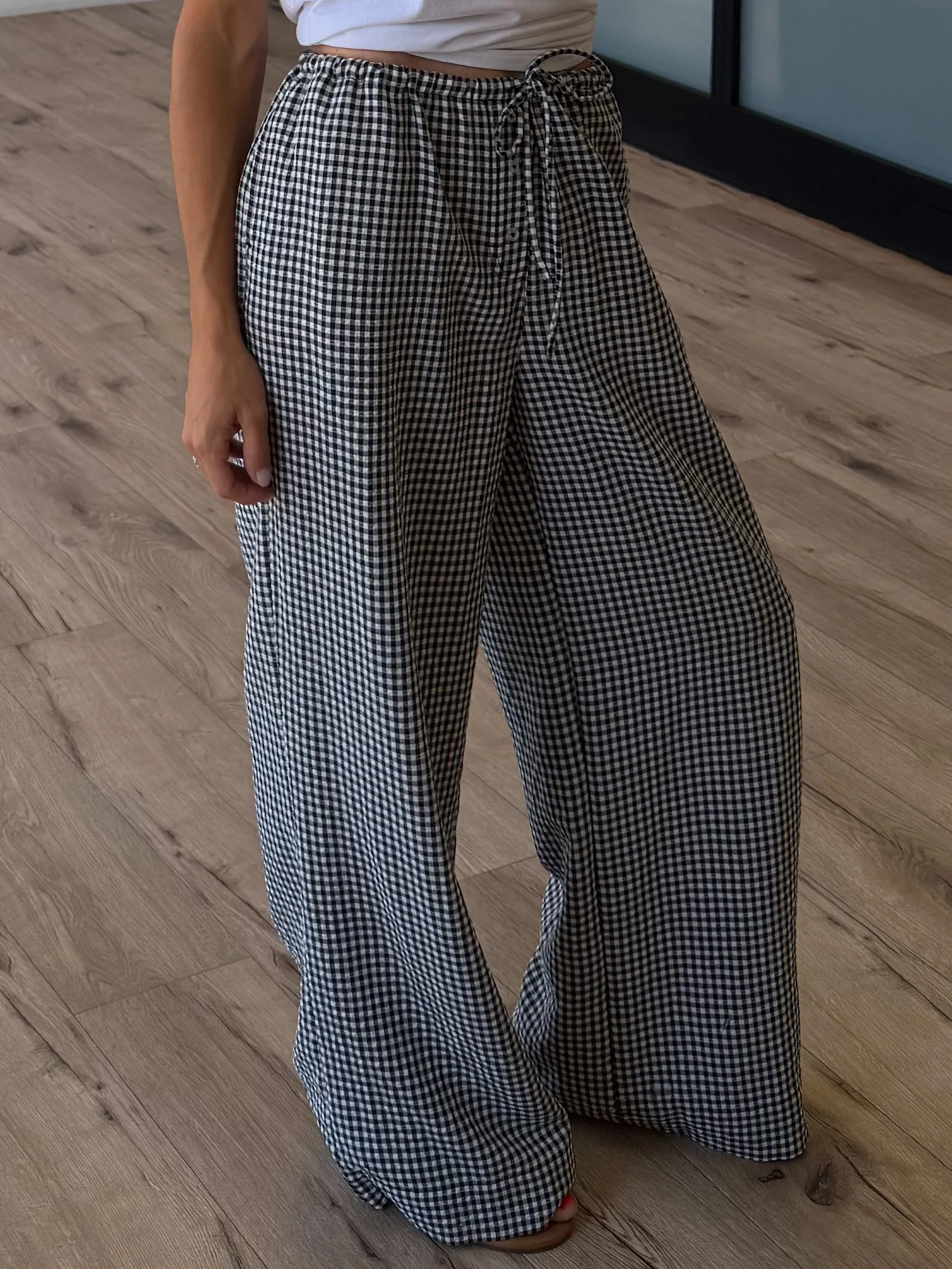 Gingham Leisure Wide-Leg Pants | Black - Image 4