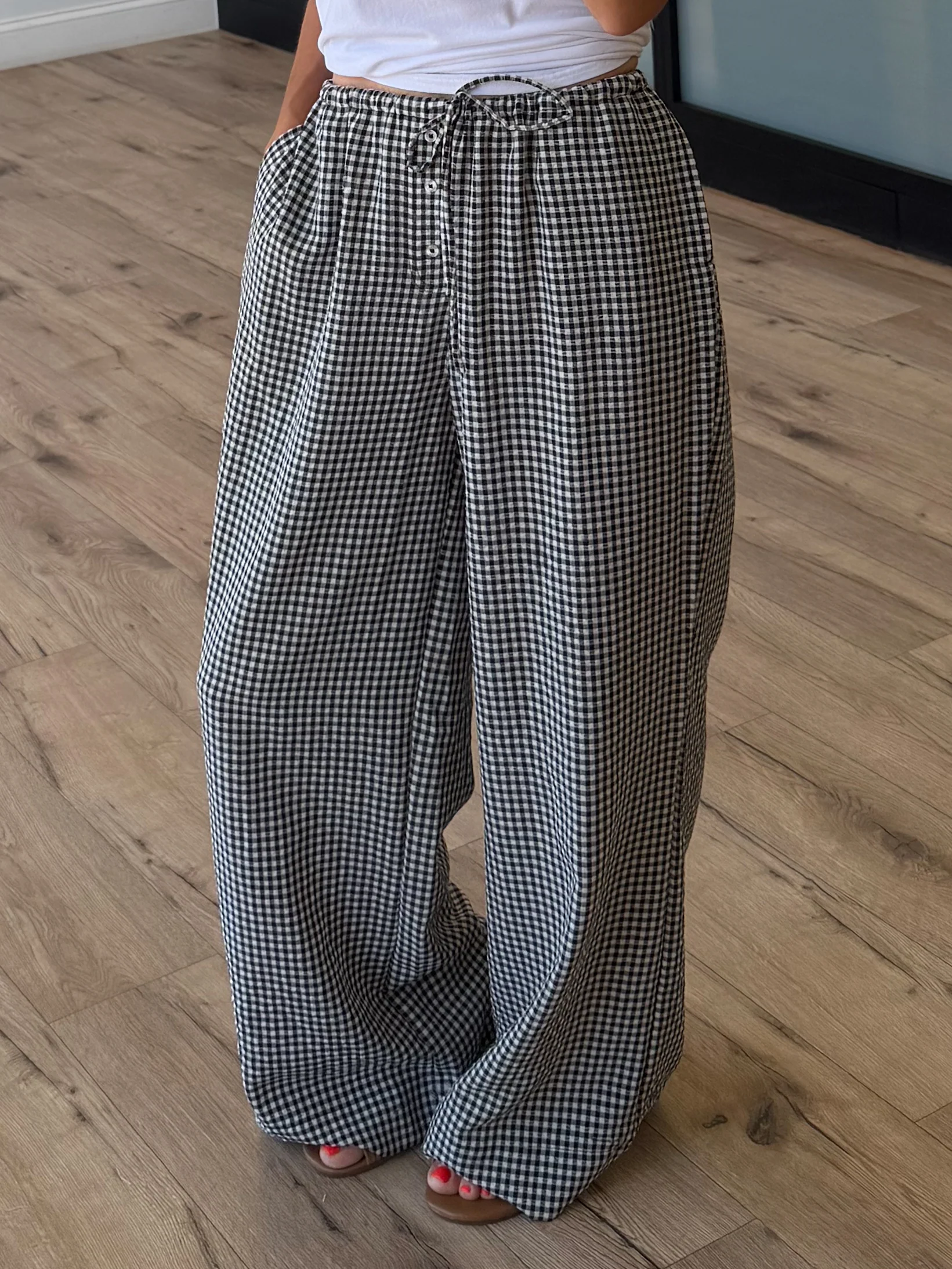 Gingham Leisure Wide-Leg Pants | Black - Image 7
