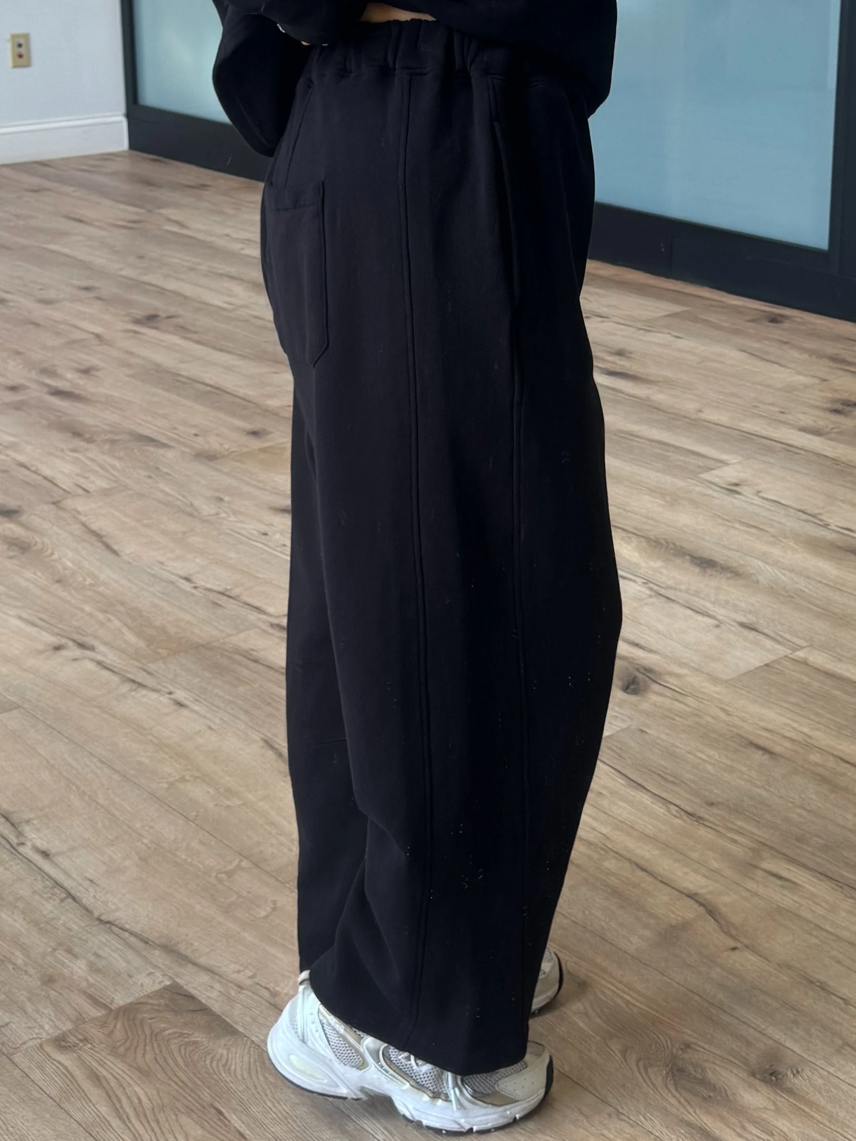 Worn Well Barrel Lounge Pants | Black - Image 4