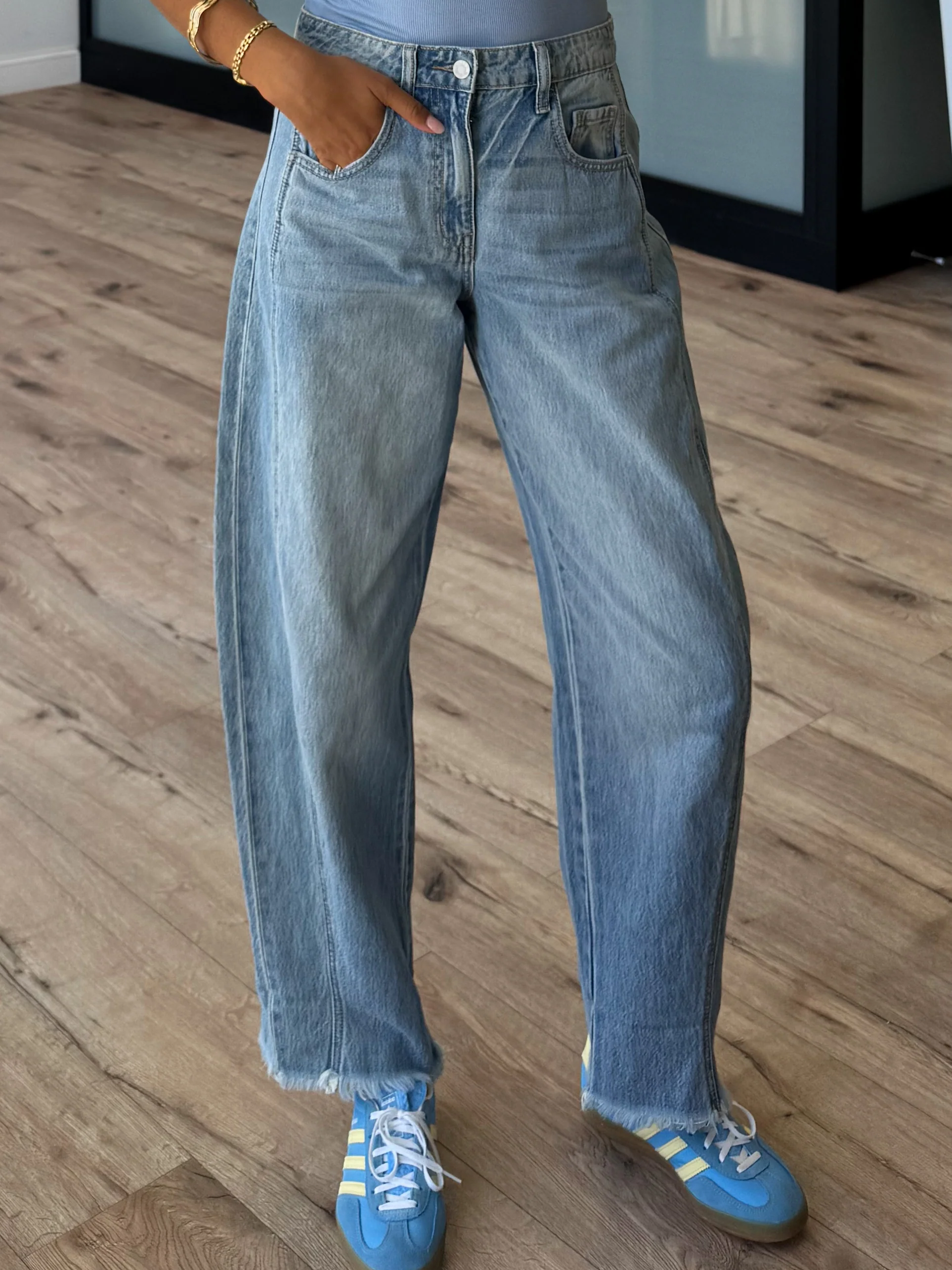 Vintage Barrel Jeans - Image 2